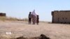 Çima Jinên Êzîdî yên li Kampa Holê Nasnameya Xwe Vedişêrin?