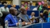Président Félix Tshisekedi (G2) ya RDC na ministre wa ye ya Mambi ya Bapaya, Christophe Lutundula (G1) na likita lya Conseil ya kimya mpe bokengi ya Union africaine, Addis Abeba, Ethiopie, 17 sanza ya mibale 2023.