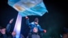 Los argentinos salieron a las calles para celebrar su victoria 1-0 sobre Colombia en la final de la Copa América.