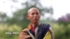 Ban Tôn giáo chính phủ: Ông Thích Minh Tuệ ‘tự nguyện’ dừng đi bộ khất thực