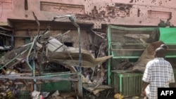 Jengo la kituo cha matibabu lililoshambuliwa kwa risasi kwenye eneo liitwalo Souk Sitta( Market Six) kusini mwa Khartoum, Juni 1, 2023. Picha ya AFP