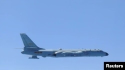 Bombarduesi kinez H-6