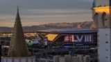 Dîmeneke stadyuma Allegiant li Las Vegas ya ku mêvandarîya Super Bowl dike.