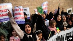 Xwepêşandaneke lStenbolê li dijî şewitandina Quranê (Arşîf)