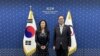 6일 한국을 방문한 정 박 미 국무부 대북특별부대표(왼쪽)가 이준일 한국 외교부 북 핵 외교기획단장과 북핵차석대표 협의를 가졌다. 사진 = 한국 외교부.