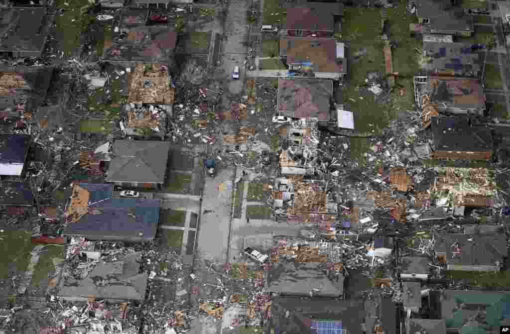 Destroyed and damaged homes are seen after a tornado tore through the eastern neighborhood in New Orleans, Louisiana, Feb. 7, 2017.