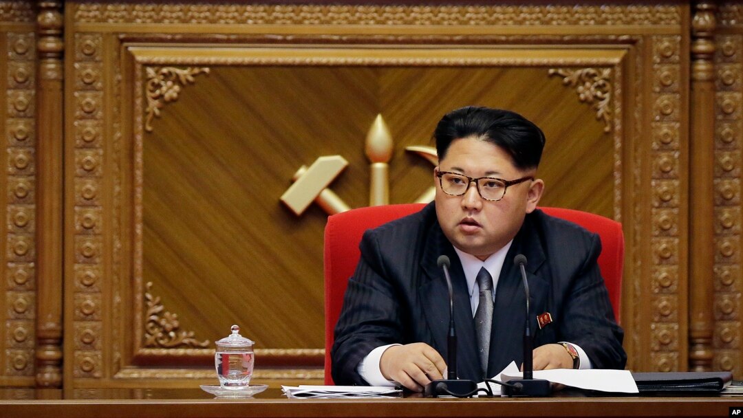 김정은 북한 국무위원장이 지난 2016년 5월 열린 7차 노동당 대회에서 대의원들의 발언을 듣고 있다.