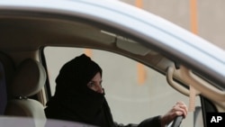 عربستان سعودی در ماه سپتمبر به زنان حق رانندگی در آن کشور را داد