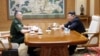 19일 북한 관영 조선중앙통신(KCNA)은 전날 김정은(오른쪽) 북한 국무위원장이 알렉세이 크리보루치코 러시아 국방부 차관과 회담하는 사진을 공개했다.