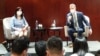 布拉格市长贺瑞卜（Zdeněk Hřib）9月4日召开记者会宣布与台北市未来多项的城市交流计划。(美国之音黄丽玲摄) 