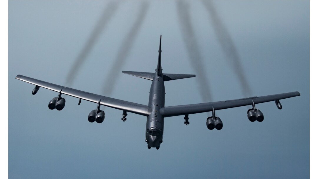 미 공군의 B-52H 전략폭격기.
