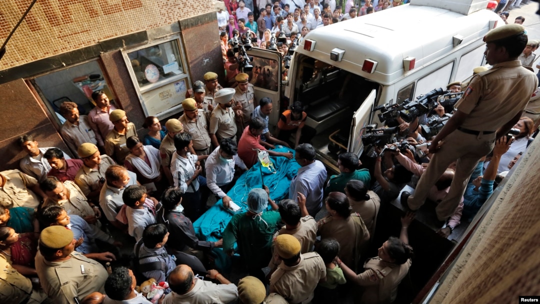 A five-year-old rape victim is moved to the All India Institute of Medical Sciences hospital from Swami Dayanand hospital for treatment in New Delhi, April.19, 2013.