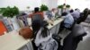 “上四休三”却减薪，中国企业祭不裁员“降本增效”新招？   
