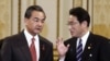 中国外长王毅（左）、日本外相岸田文雄（右）（资料照片）