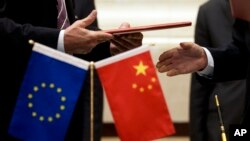 中国与欧盟经贸摩擦加剧。