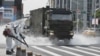 台湾陆军33化学兵群执行台北街头消毒作业（台湾军闻社提供）
