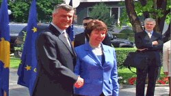 Kethrin Ashton: Kosova dhe Serbia duhet të bashkëpunojnë në rrugën drejt BE-së