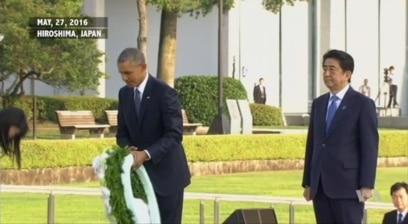 Obama Lays a Wreath in Hiroshima