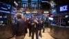 Survey: US Economic Growth Improving Slightly