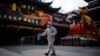 一个非同寻常的中国新年 普通老百姓要怎么过？