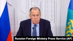 Waziri wa Mambo ya Kigeni wa Russia, Sergey Lavrov alipokuwa akizungumza na wanahabari mjini Moscow, Dec. 26, 2024. 
