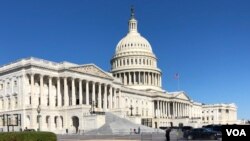 美国国会众议院一侧的主楼大厦。（美国之音记者李逸华拍摄）
