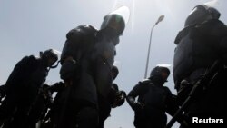 Egyptian riot police take up positions, (File photo). 
