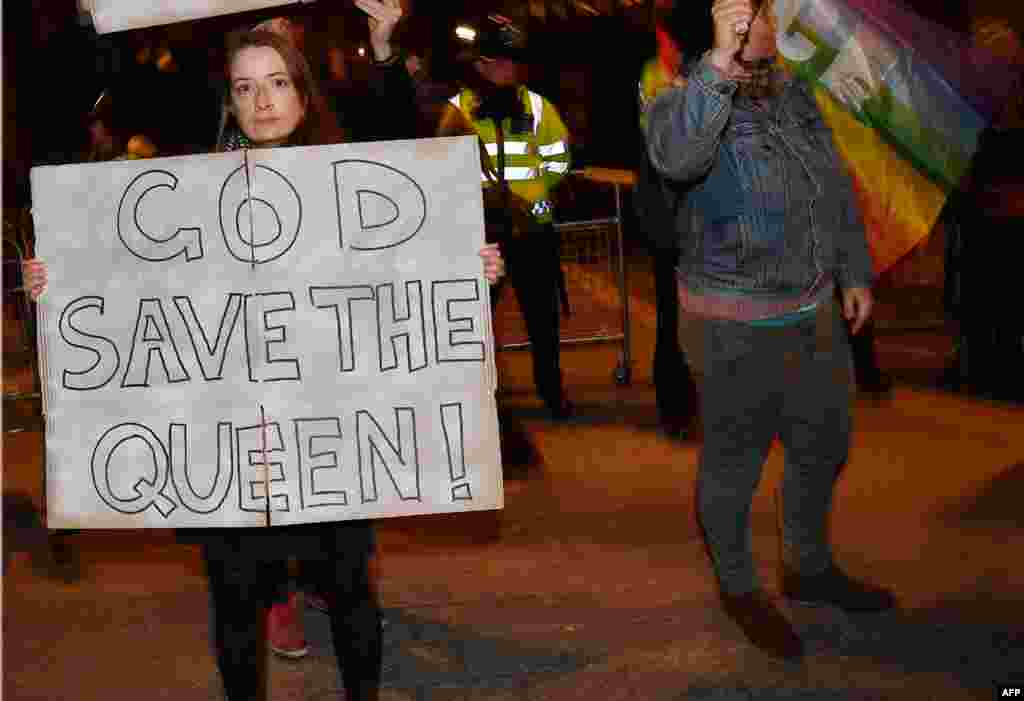 Demonstrators protest outside Downing Street against U.S. President Donald Trump in central London, Jan. 30, 2017.