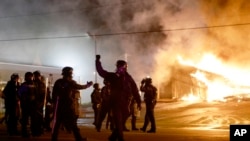 Ferguson: VOA em cima do acontecimento