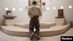 Christian Pray churches Islam