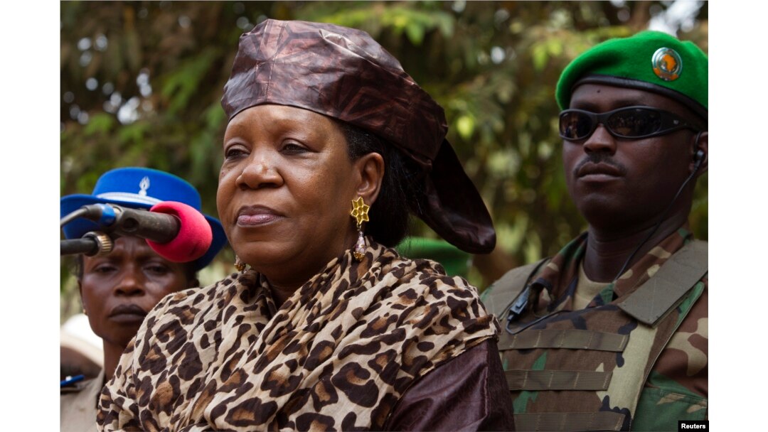 FILE - Interim President of the Central African Republic Catherine Samba-Panza gives a speech in Bangui, Feb. 1, 2014.