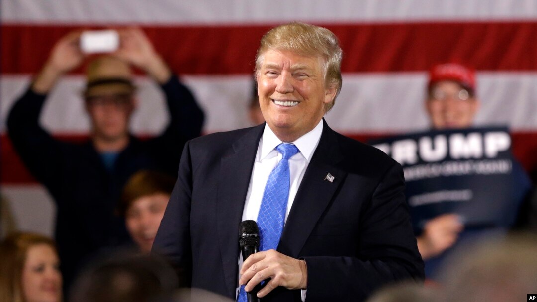 Trump dice ahora que son los médicos que practiquen abortos los que deben ser castigados y que el tema debe ser manejado por los estados.