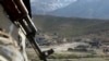Şervanekî Êzîdî Perestgeha pîroz Şerfedîn a Êzîdîyan diparêze