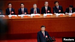 中共领导人习近平在北京人大会堂召开的中共二十大开幕式上讲话。（2022年10月16日）