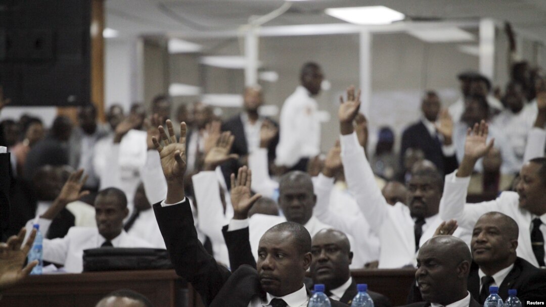 Senatè ayisyen yo pandan yon vòt nan Gran Kò a, Foto: 13 fevriye 2016. REUTERS/Andres Martinez Casares.