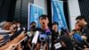 主张民主自决的组织“香港众志”副主席郑家朗对媒体讲话。（2019年8月30日）