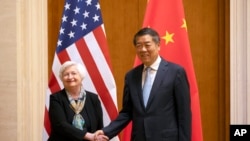  Sekretarja amerikane e Thesarit, Janet Yellen takohet me zëvendës kryeministrin kinez He Ligen, Pekin, 8 korrik, 2023. 