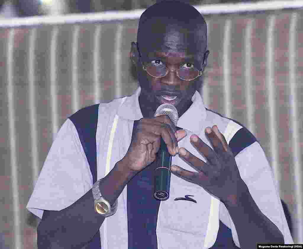 A man asks a question at the Voice of America town hall in Juba.