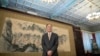 2018年8月27日，中国国家副主席王岐山在中南海等待会见秘鲁外长波波利西奥。