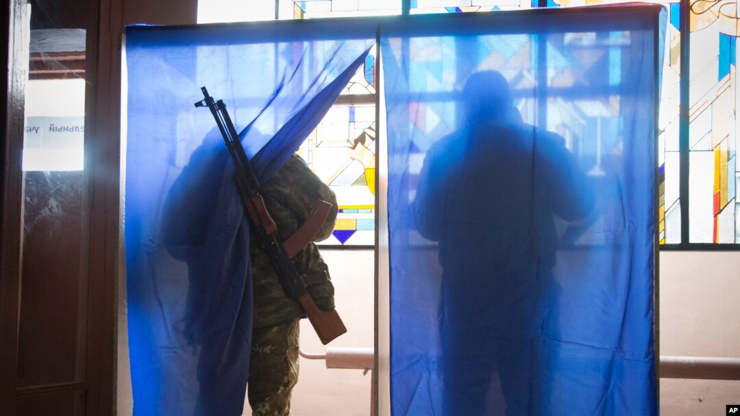 Eastern Ukraine Rebels Elect Leaders