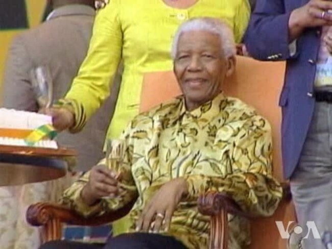 Nelson Mandela Dies at 95, World Mourns South Africa's Former President
