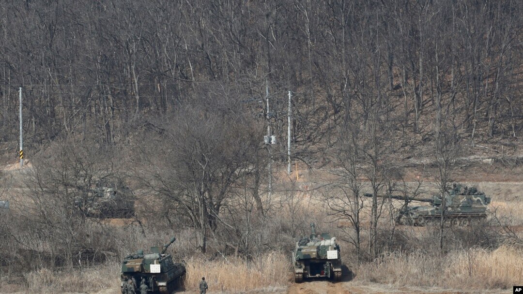 7일 한국 파주 접경에 육군 K-9 자주포가 배치돼있다.