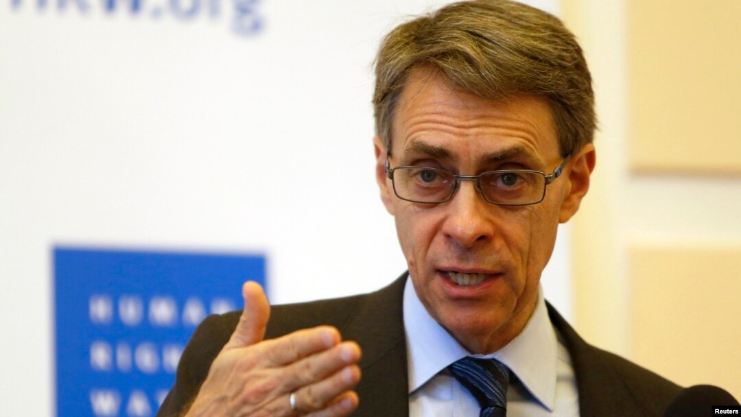 FILE - Human Rights Watch Executive Director Kenneth Roth speaks during a conference in Beirut, Jan. 29, 2015.